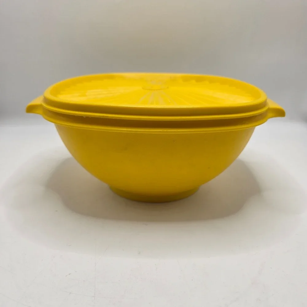 Tupperware Servalier Serving Bowl Yellow Sunburst Lid Vintage 70s MCM